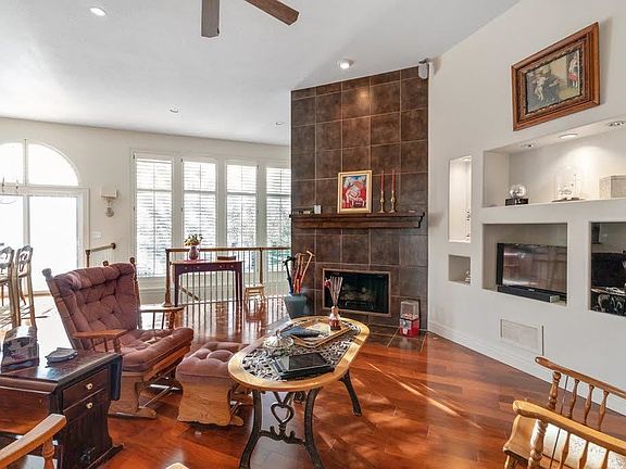 2nd image of 13129 Summit Ct