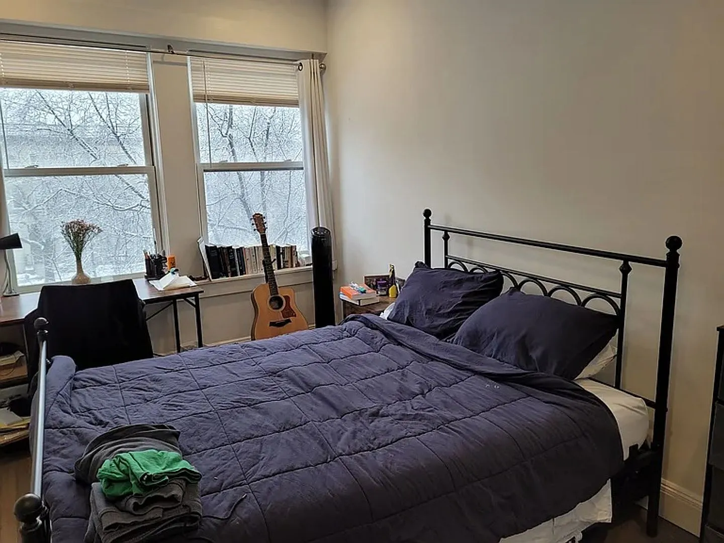 Large Unit on Coolidge Corner, Private Porch, In Unit Washer and Dryer, No Brokers Fee — Photo 4