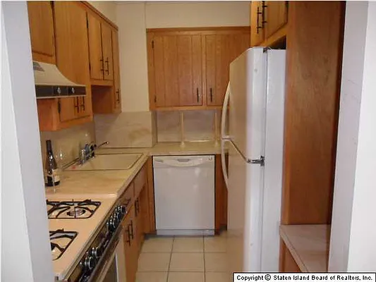 Sold by Neuhaus Realty, Inc. | media 21