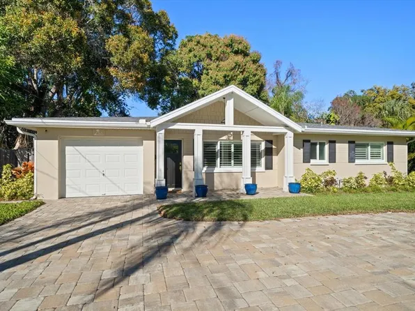 316 Barbara Cir, Belleair, FL 33756