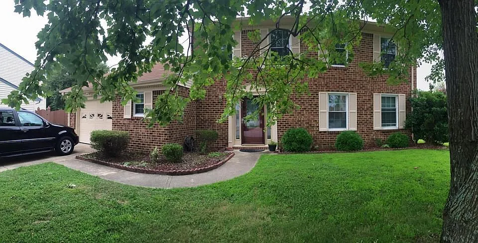 904 Shady Hollow Ln