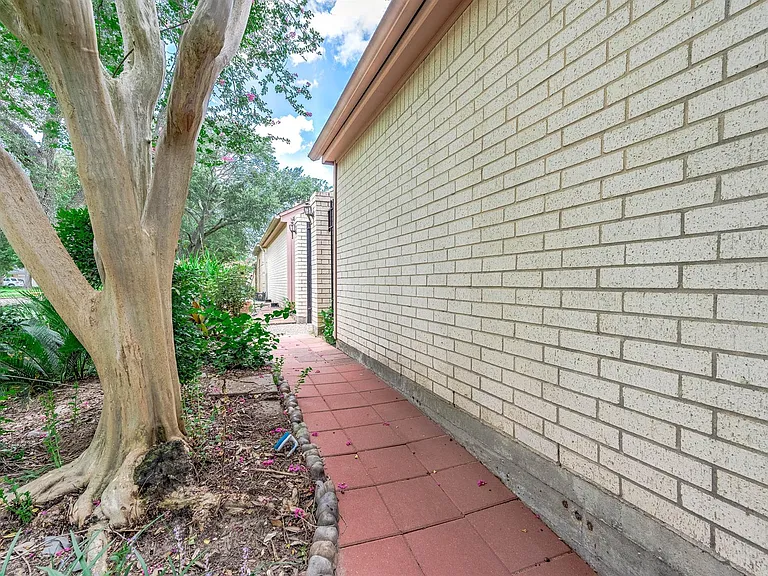 12302 Piping Rock Dr — Photo 4