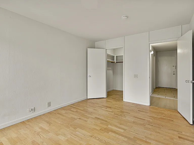 Berkeley Park Apartments — Photo 15