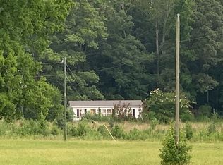 1232 Country Ln, Gray Court, SC 29645