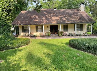 988 Castle Kirk Dr, Baton Rouge, LA 70808
