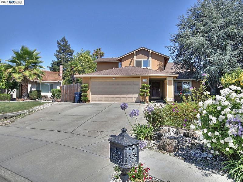 2nd image of 48815 Big Horn Ct