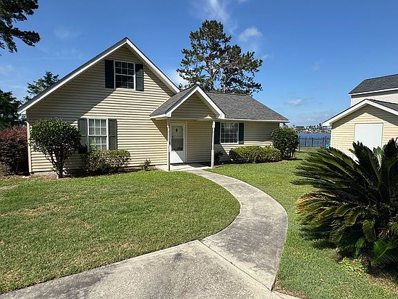 2nd image of 454 Island Dr
