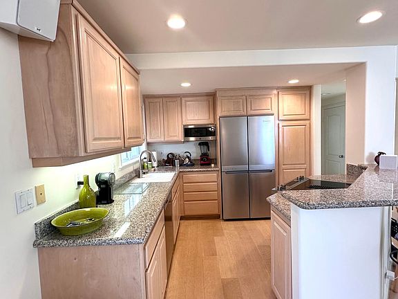 2nd image of 506B Dahlia Ave #B