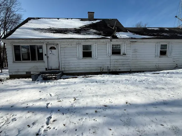 10352 N 300th St E, Rolling Prairie, IN 46371