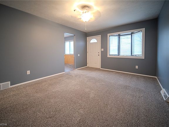 3rd image of 818 Jean Ave