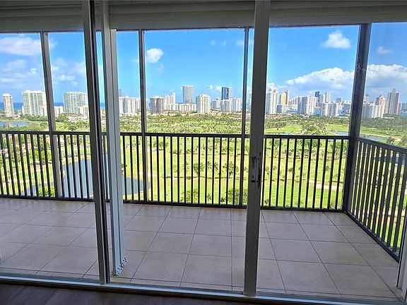 4th image of 20301 W Country Club Dr APT 2527