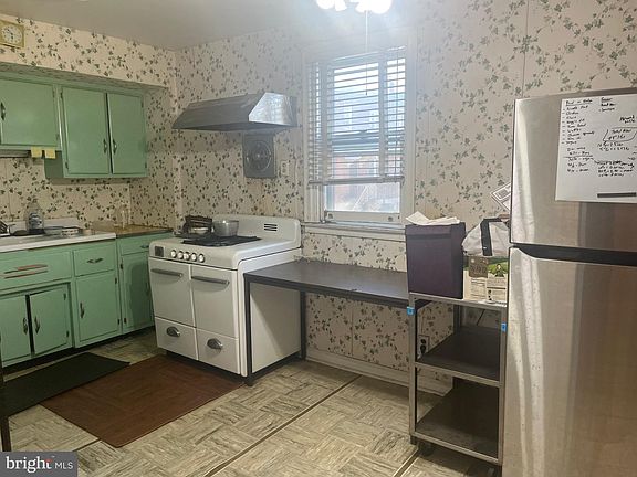 5th image of 1143 Saint Vincent St