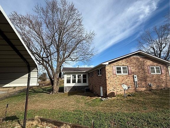 5th image of 5602 Montgomery Dr