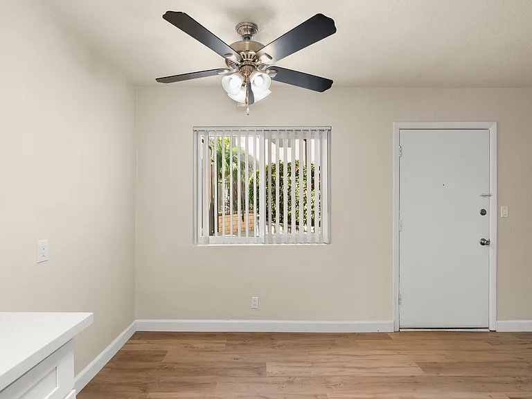 Briarwood Apartments - Riverside, CA — Photo 15
