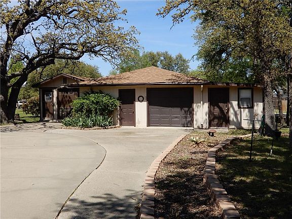 3rd image of 1815 Cindy Ln
