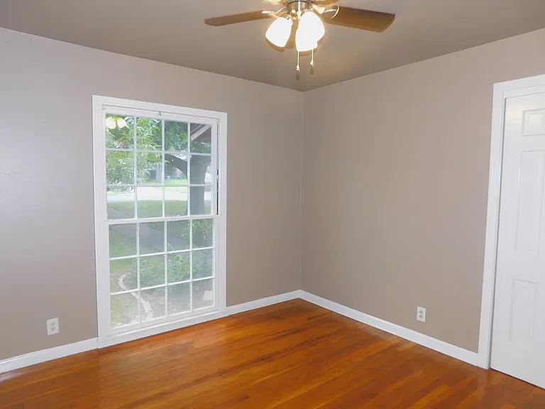 1400 Berkshire Dr — Photo 15