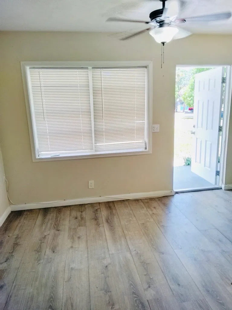 Studio, 250 sqft, $1,000 — Photo 3