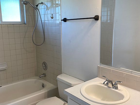 4th image of 610 Chestnut St