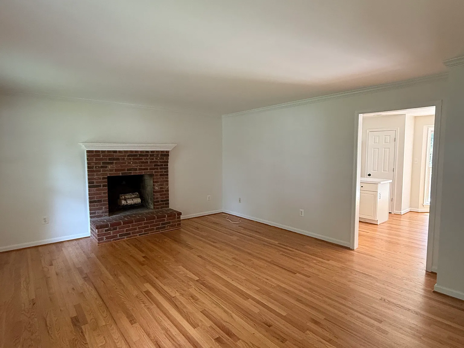 3 bed, 1654 sqft, $3,850 — Photo 4