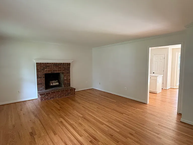 10216 Capitol View Ave — Photo 4