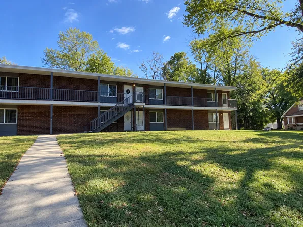 919 Mulberry St #226, Highland, IL 62249