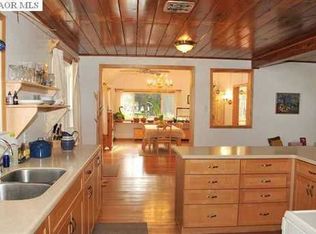 11802 Willow Valley Rd, Nevada City, CA 95959