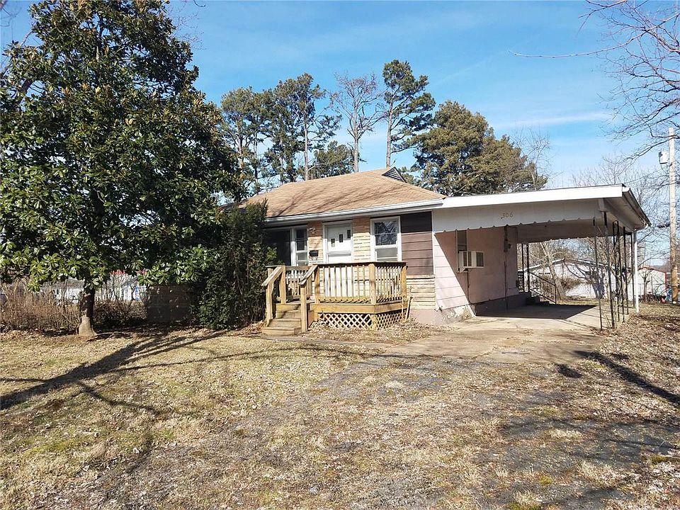 1st image of 306 E Bryan St