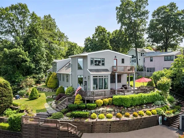 324 Mckinley Terrace, Centerport, NY 11721
