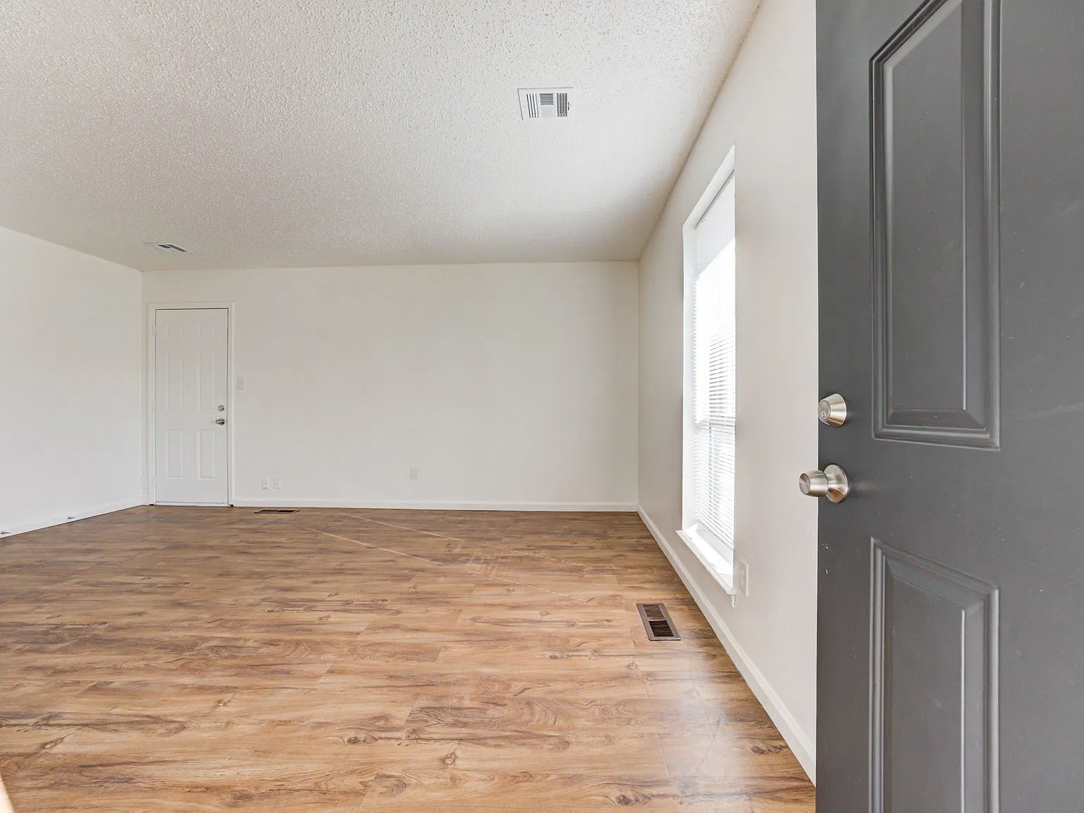 1006 Acacia Cir — Photo 4