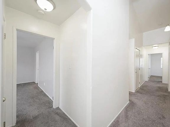 5th image of 323 Diamond Oaks Rd