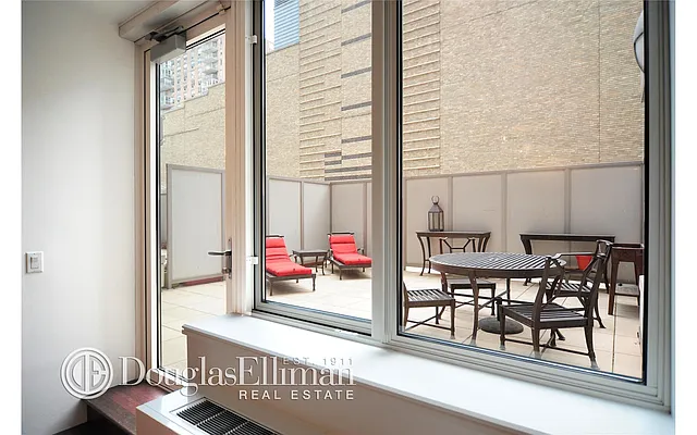 Rented by Douglas Elliman | media 16