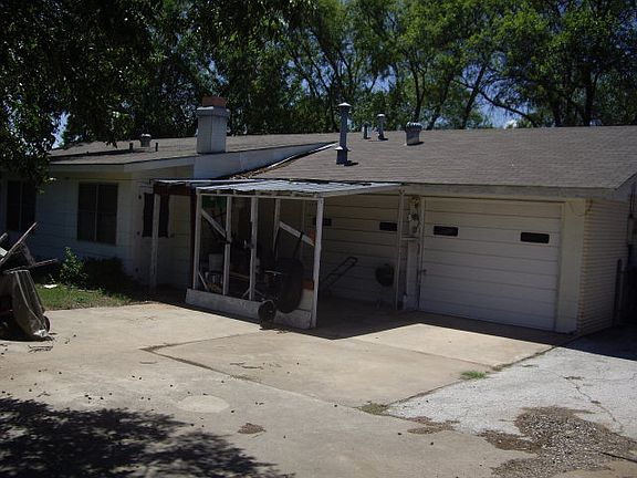 2nd image of 1005 Avenue A