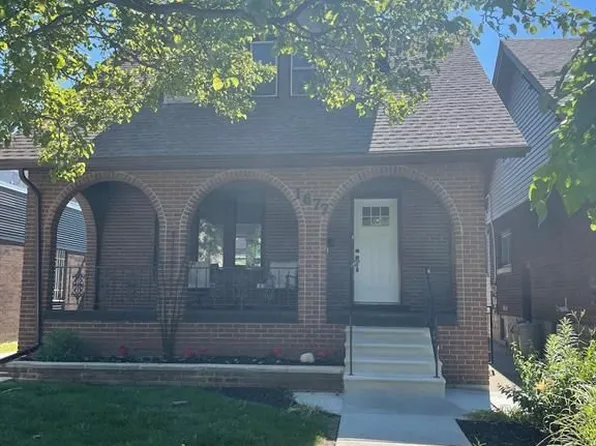 1677 Victoria Ave, Windsor, ON N8X 1P6