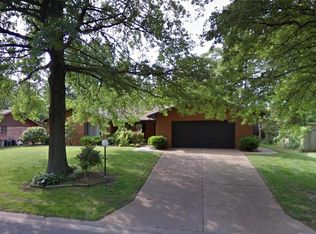 9 Teakwood Dr, Belleville, IL 62221