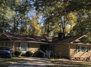 102 Hillcrest Dr, Greenwood, SC 29646