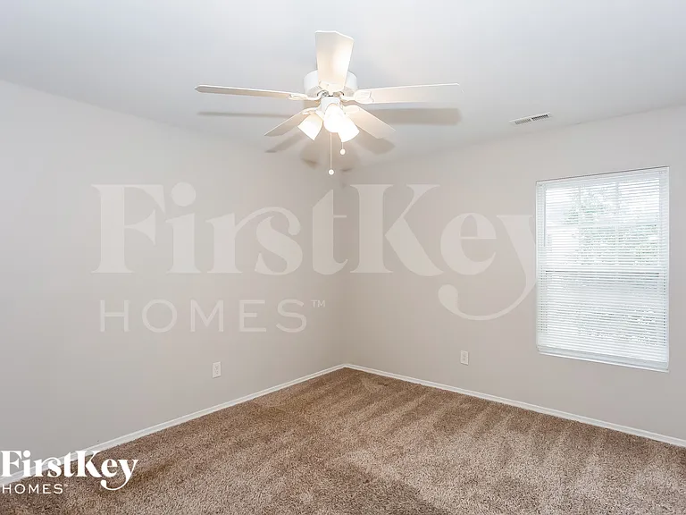 2709 Buckleigh Dr — Photo 11