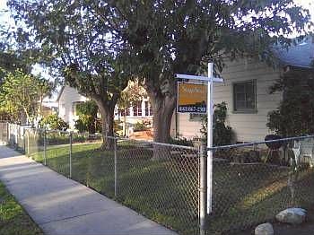 1st image of 7426 Woodley Ave