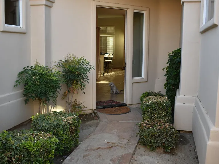Entry way