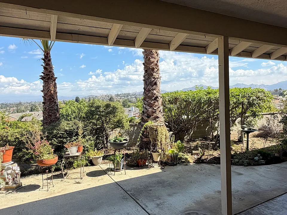 12172 San Tomas Pl