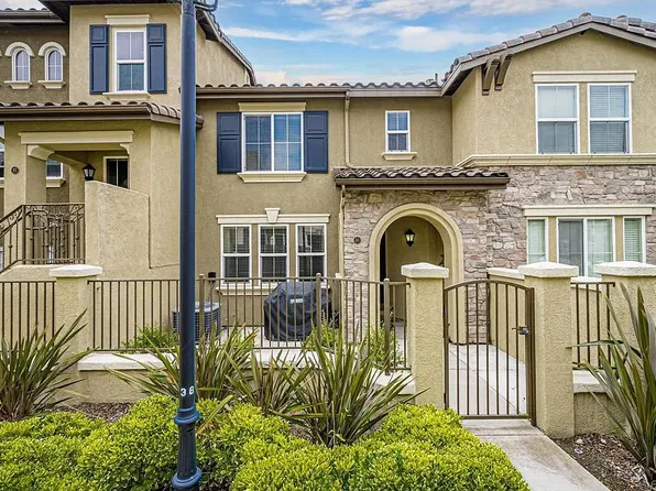 16943 New Rochelle Way Unit 66, San Diego, CA 92127