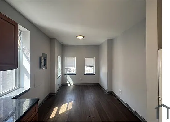 2 bed, 800 sqft, $1,300 — Photo 3