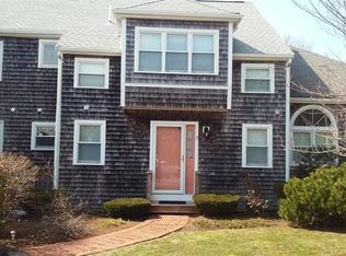 2 Harbor Hill Dr #2, Buzzards Bay, MA 02532