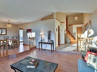 9438 Parkside Ct N, Champlin, MN 55316