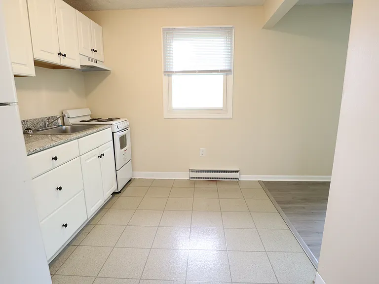 275 Owens Rd #8 — Photo 5