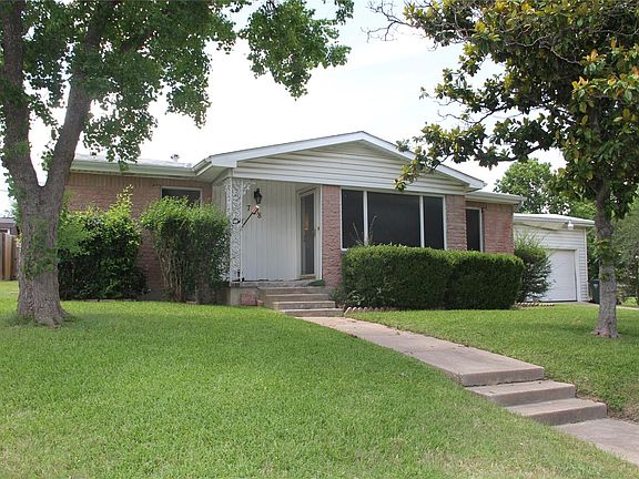 2nd image of 708 S 32nd St