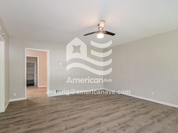 142840_003_living_room_4.jpg