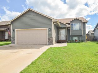 416 Macey Ave, Harrisburg, SD 57032