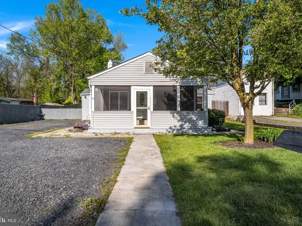 28 Fairview St, Carlisle, PA 17015