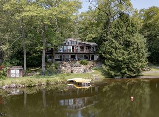 35 W Shore Trl, Branchville, NJ 07826