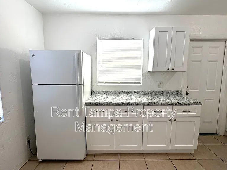 626 31st St S — Photo 5